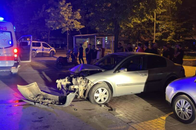 Bursa’da otomobil direğe çarptı! Çok sayıda yaralı var