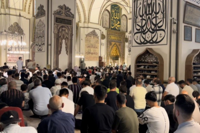 Bursalılar Ulu Cami'ye akın etti