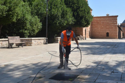 Yıldırım’da ilaçlama çalışmaları devam ediyor