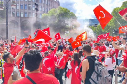 Berlin’de Türkiye coşkusu! Her yer kırmızı beyaz