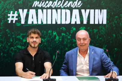 Bursaspor'da Bilal Güney imzayı attı