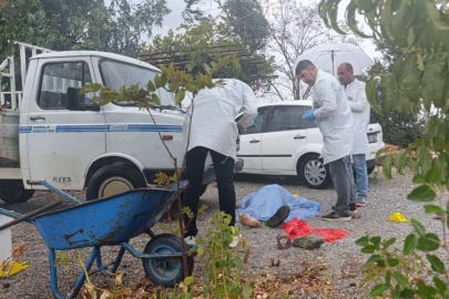 Karısını av tüfeğiyle öldürüp aynı silahla intihar etti