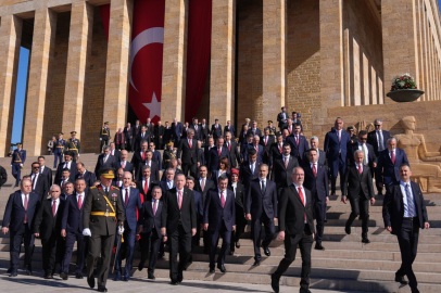 Devlet erkanı Ata’nın huzurunda