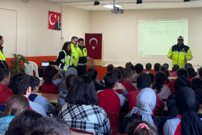 Karacabey'de öğrencilere trafik semineri