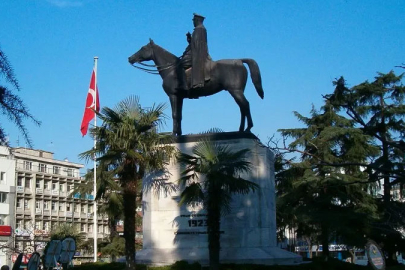 Bursa'ya yeni Atatürk Heykeli! Bakın nereye yapıldı