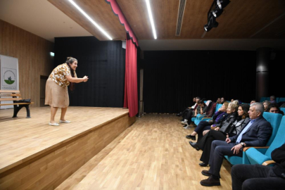 Osmangazi Belediyesi’nden  dikkat çeken tiyatro oyunu