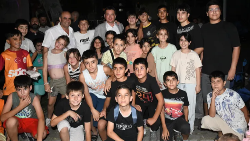 Bursa Osmangazi'de keyifler yerinde; Başkan çocuklarla...