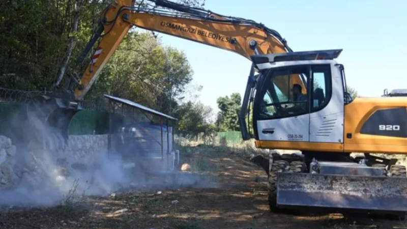 Bursa Osmangazi'de kaçak yapılar tek tek yıkılıyor