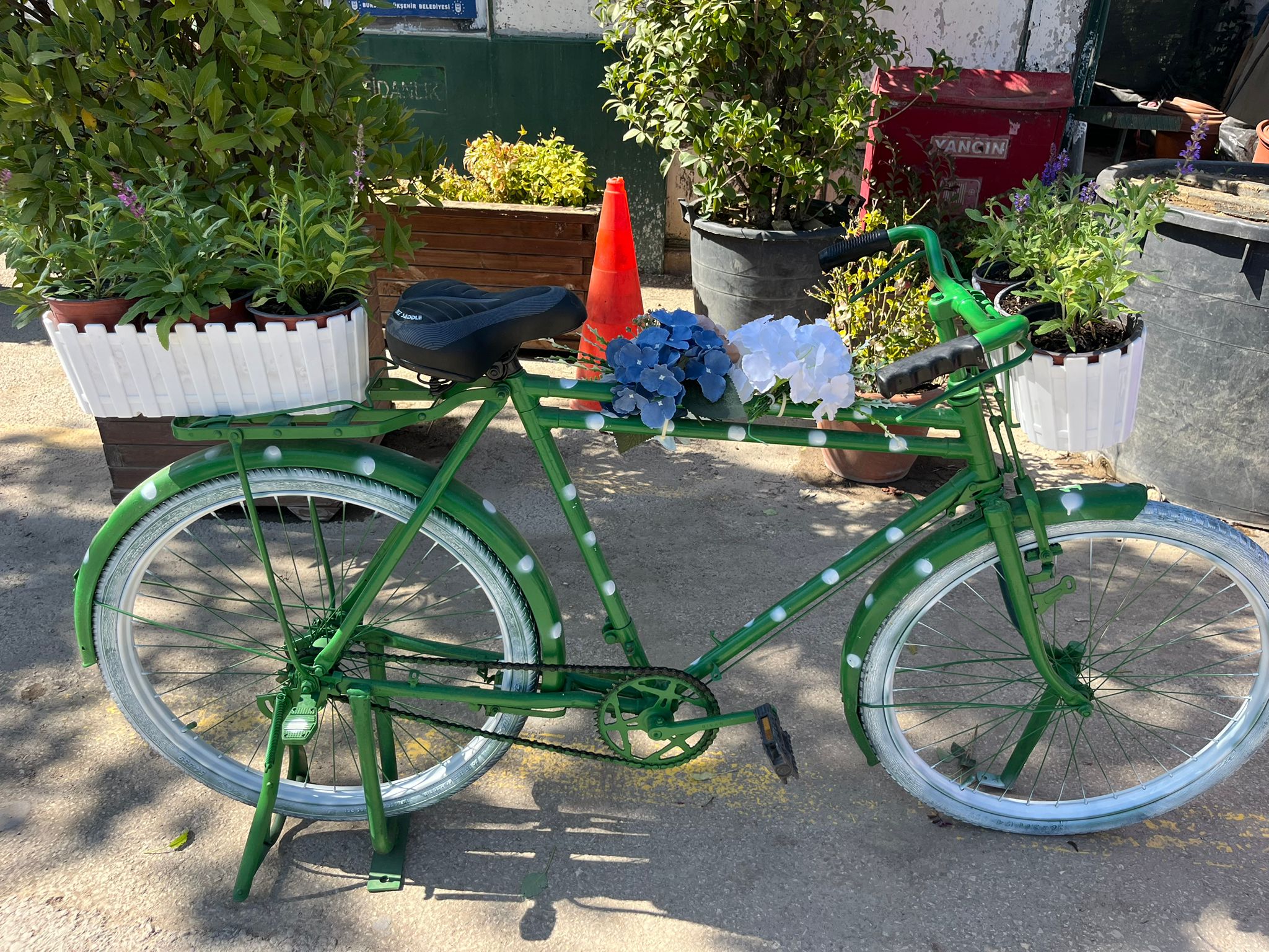 Atıklar sanata dönüşüyor