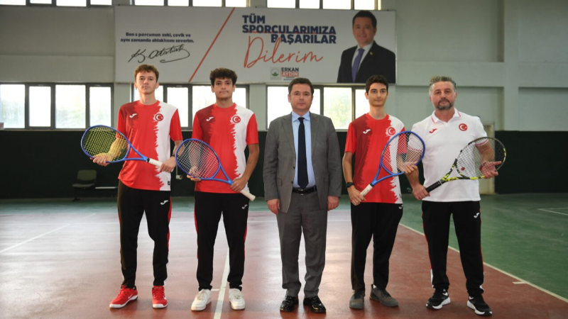 Bursalı tenisçiler olimpiyatlarda altın madalya istiyor!