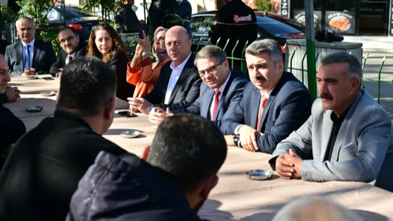 Başkan Yılmaz, Bursa'da mahalle mahalle geziyor!