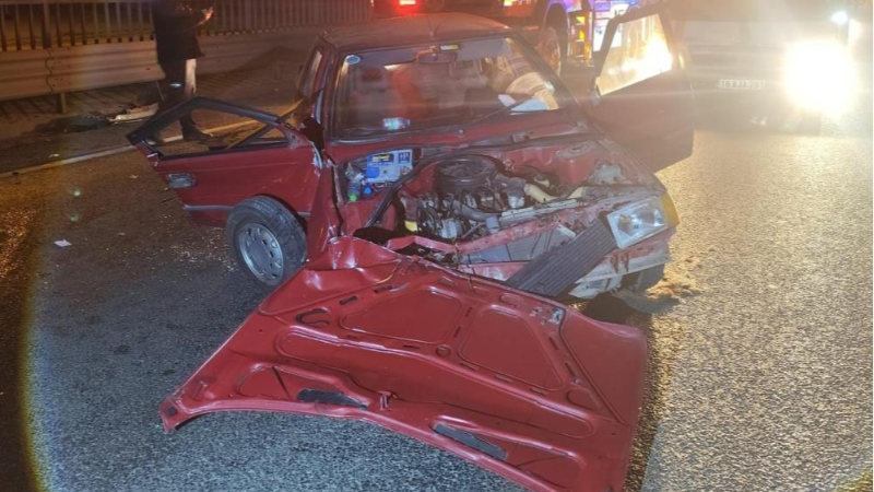 Bursa'da feci kaza; 1'i ağır 2 kişi yaralandı