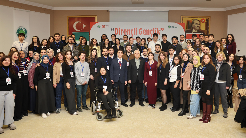Bursa'da söz gençlerde...