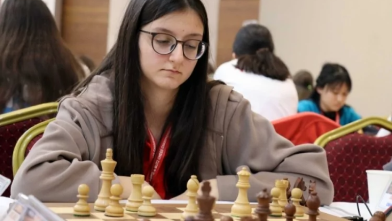 Bursa Büyükşehir Belediyesporlu Arya, zirveyi istiyor