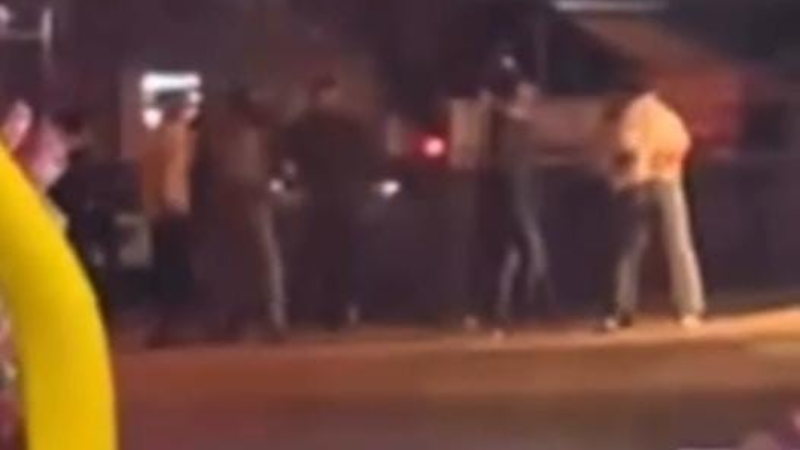 Bursa'da iki grup arasında arbede!